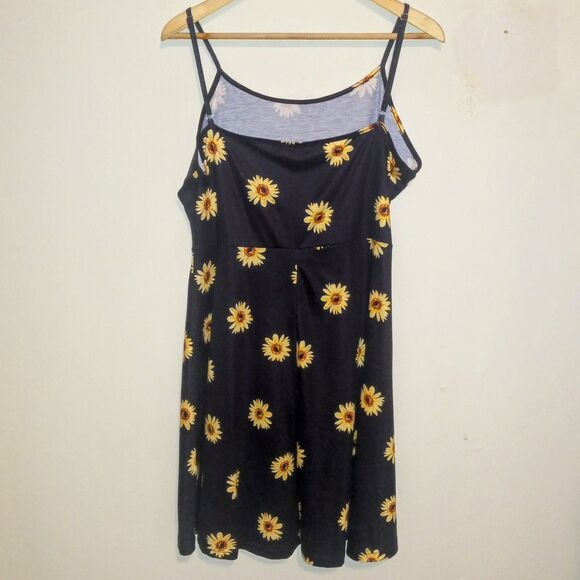 Luck Co Daisy Spaghetti Strap Sundress-Size XL-Adjustable Strap-Knee Length - Picture 7 of 10